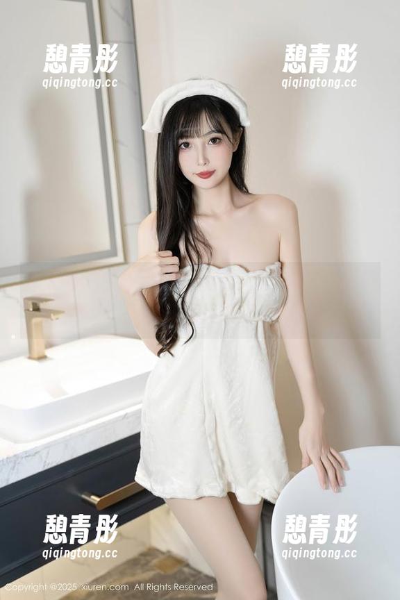 秀人网-西希白兔 秀人网 - 关于西希白兔的JK写真集,有种微妙的画风转换?