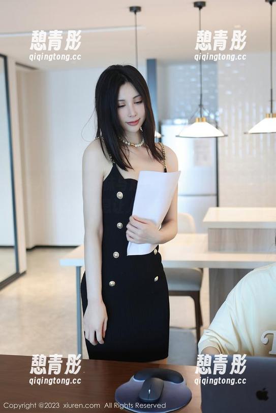 秀人网 - 当丝袜与赵惟依coco碰撞，原图中的那种气息让人想起了……昨天的果汁。