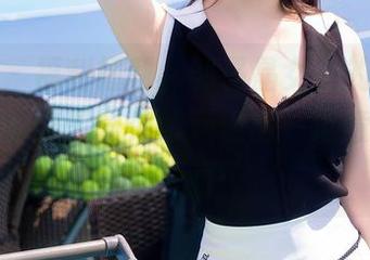 秀人网 - 福利福利，邹晶晶女王的瑜伽写真，让我脑子里突然涌现出一堆意乱情迷的画面…