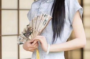 秀人网 - 油亮的原图带着几分低调，结果陈雅漫VICKY的更新让我一时不知道看哪里好了。
