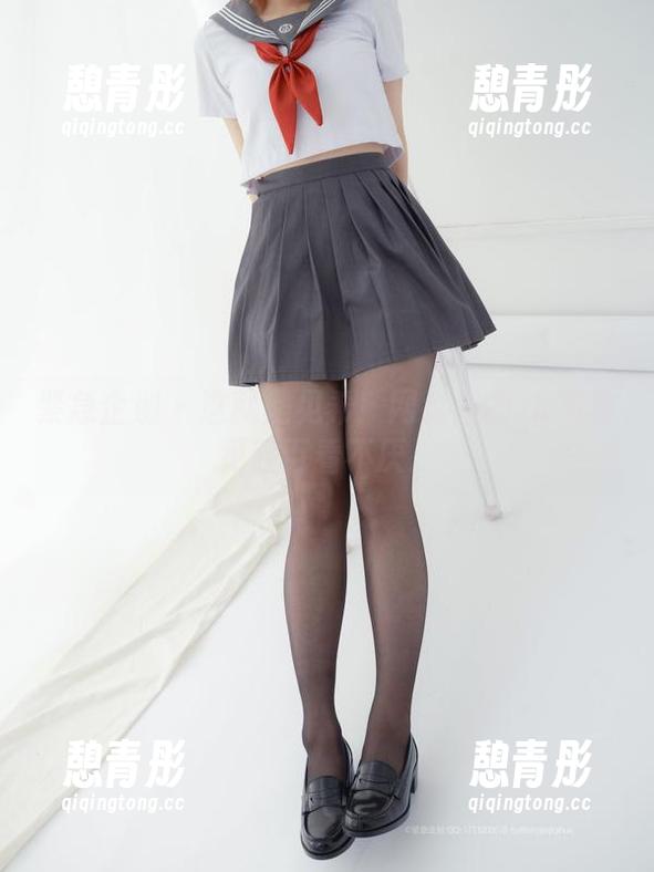 紧急企划 - 这就是见希！网盘里的JK写真更胜百看不厌。