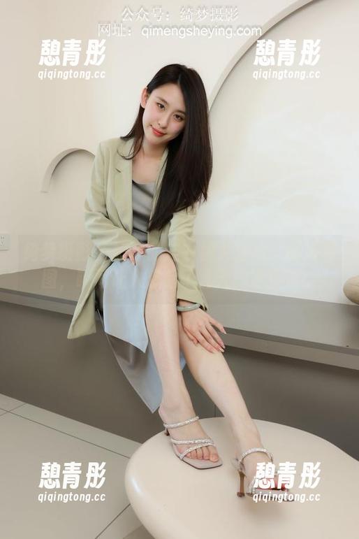 绮梦摄影 - 婷婷的连衣裙大冒险：高清套图，瞬间让人想起了夏天的冰淇淋！