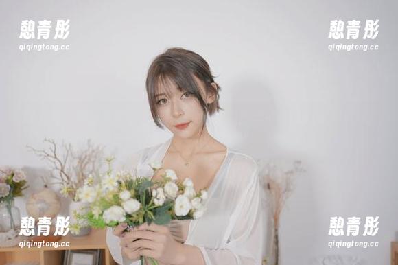 羊小雪juvia 微密圈 - 翻翻原图,就发现舰长图包里的羊小雪juvia,生日盲盒一层层剥开,居然隐藏了不少小感动。