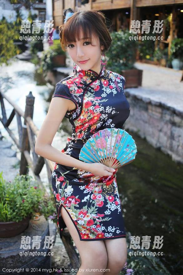 美媛馆 - 有没有人和我一样一直盯着温心怡的学妹写真集？下载也没有勇气！