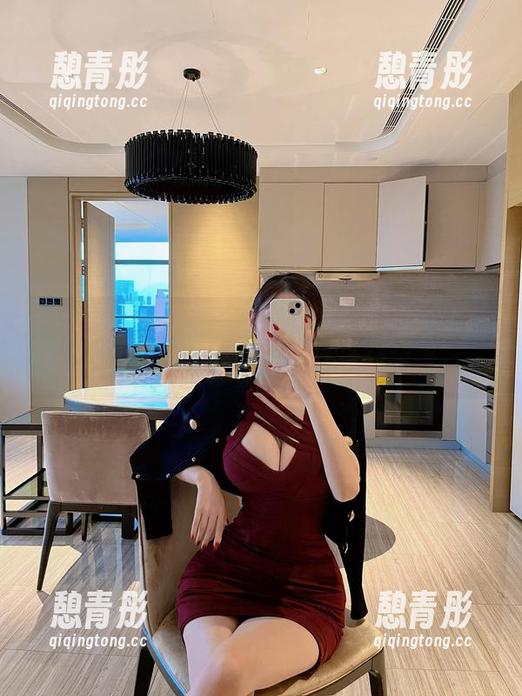 微密圈 - 反复回味脸红Dearie的连体衣，心里总会咕哝‘这是怎么做到的呢’。