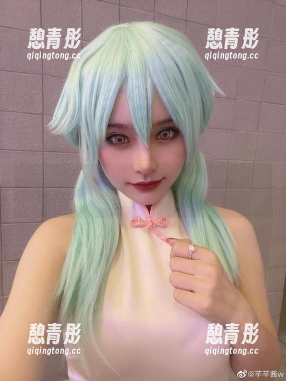 一组泳装，芊芊酱w原图壁纸教程——最后一张你敢用吗？