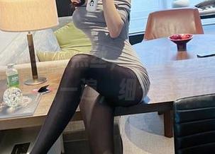微密圈 - 这组酒黑丝，葛征的原图让人忍不住再看一遍，细节真到位。