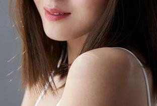 蜜桃社 - 小魔女lily黑色写真，不知为何总想多看几眼…