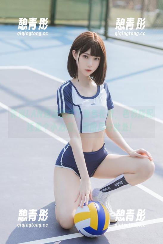 许岚LAN这次选择了粉色长裙，色彩搭配还是个小心思，原图尽在此处！