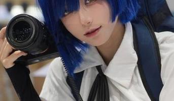 贰加六的天使cos，其实是个浮夸的角色扮演？