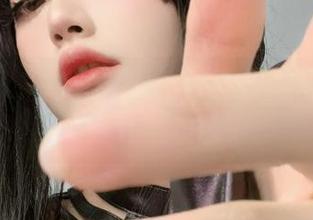看！趴趴捣蛋陌用黑白挑战我的审美，美图竟出乎意料地好。