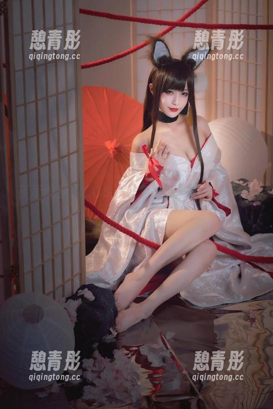 夜莺的梦幻COS，铁板烧鬼舞w竟然一眼千秋。