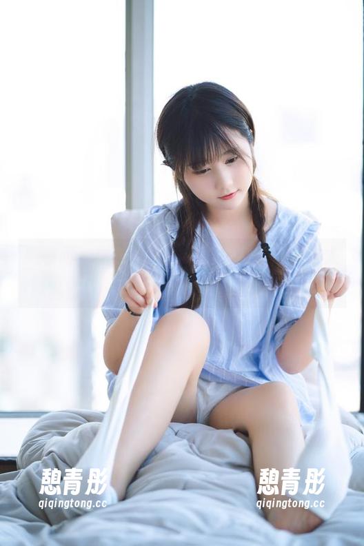 她在呀，图包也在：镜酱的私奔日常令人向往