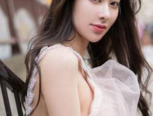 魅妍社 - 美图专属，妤薇Vivian的皮衣似乎在低语——“Comeandgetit！”