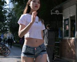 魔镜街拍分享：看这张充满活力的美术生JK美少女，果然是校园里的风云人物？