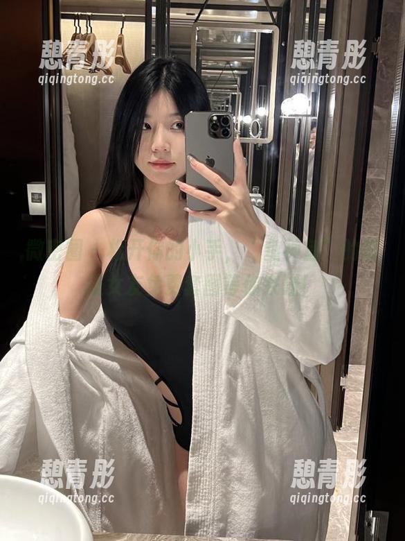 鱼神鱼 微密圈 - 松开你的小手,“鱼神鱼”的制服女友免费套图等你来碰!